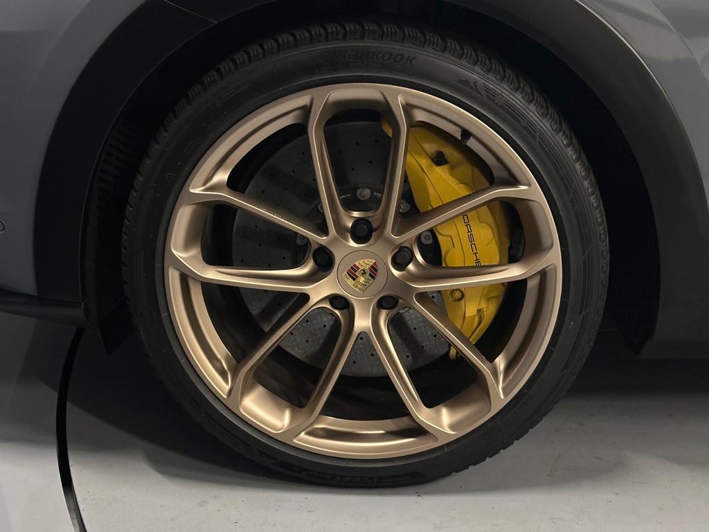 Porsche Cayenne 2021 г. Серый, пробег 45000 км