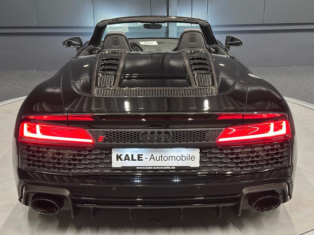 Audi R8 2022 г. Чёрный, пробег 57000 км