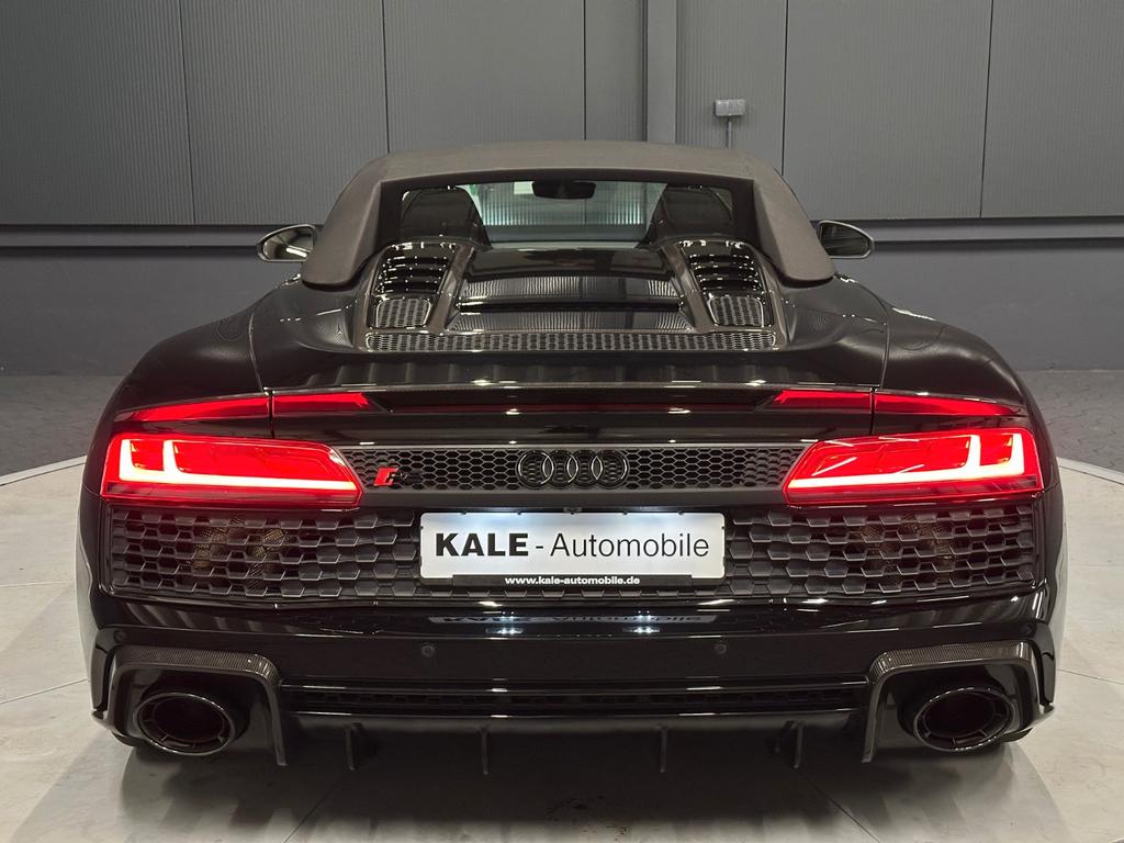 Audi R8 2022 г. Чёрный, пробег 57000 км