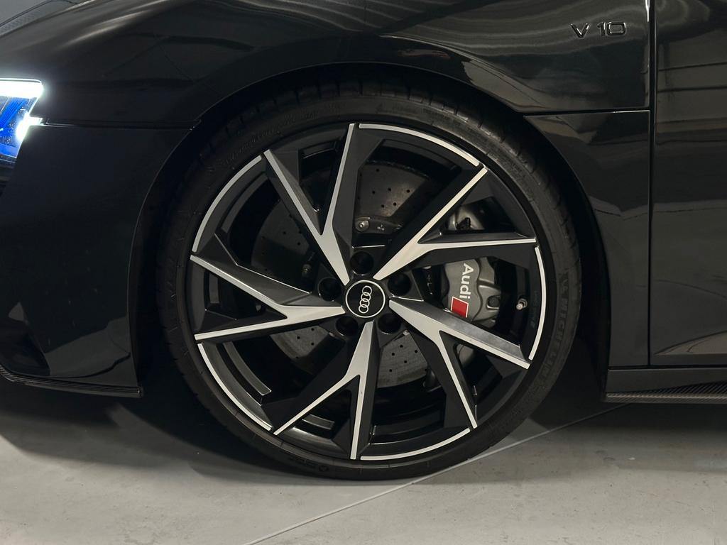 Audi R8 2022 г. Чёрный, пробег 57000 км