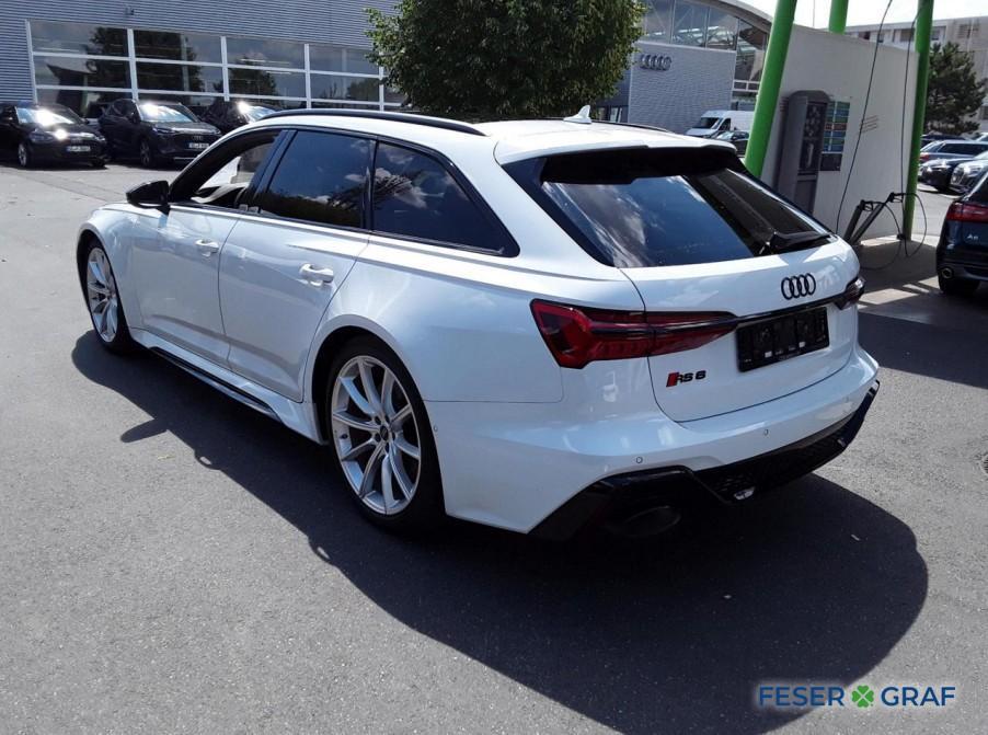 Audi RS6 2024 г. Белый, пробег 43100 км