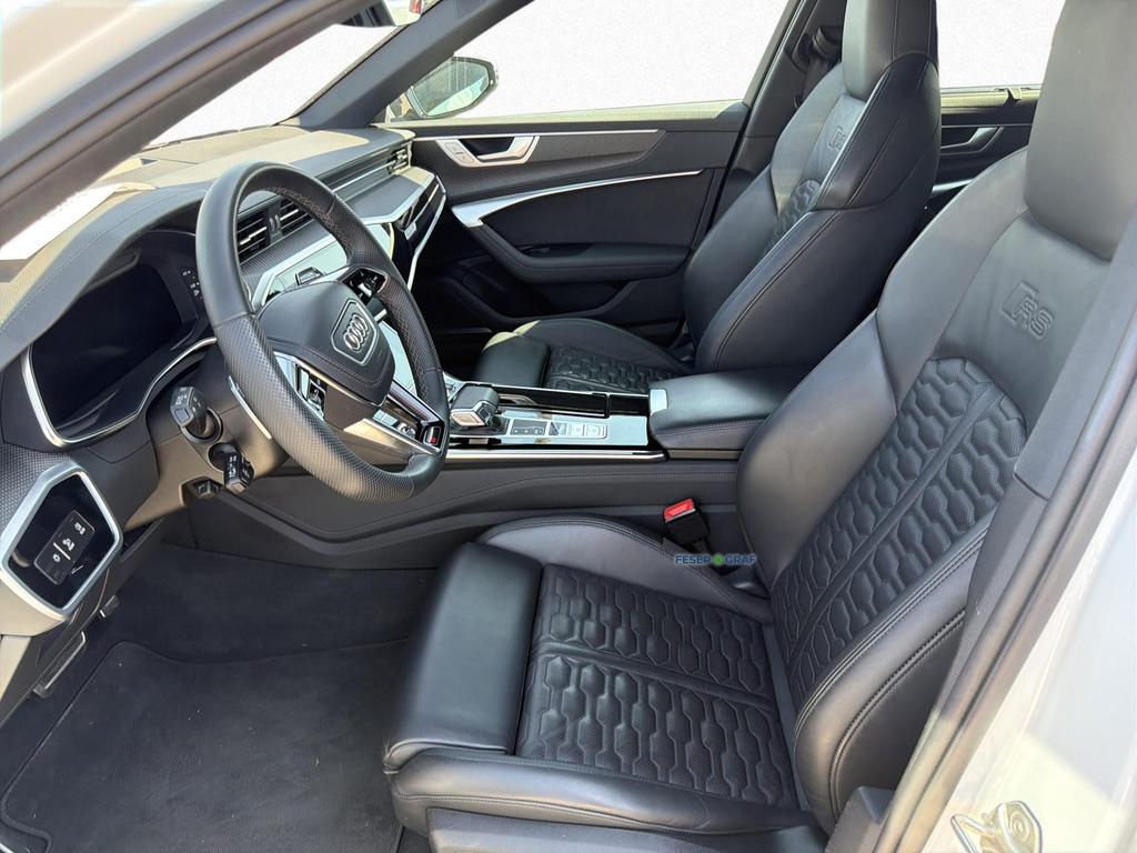 Audi RS6 2024 г. Белый, пробег 43100 км