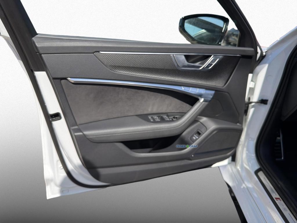 Audi RS6 2024 г. Белый, пробег 43100 км