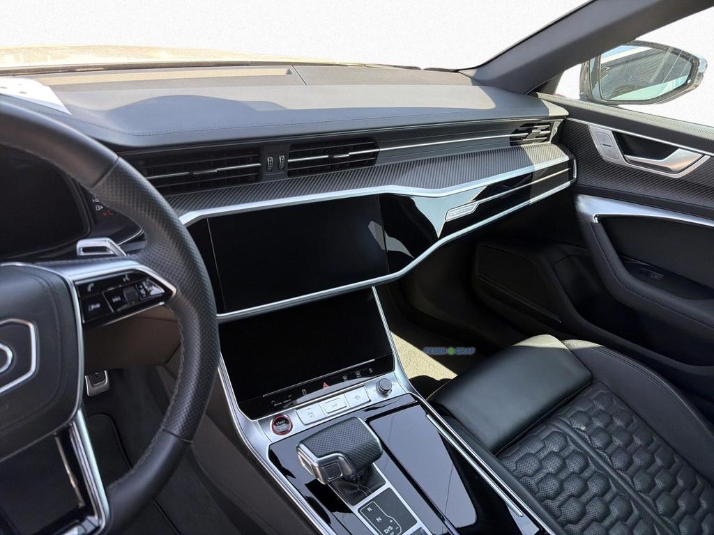 Audi RS6 2024 г. Белый, пробег 43100 км