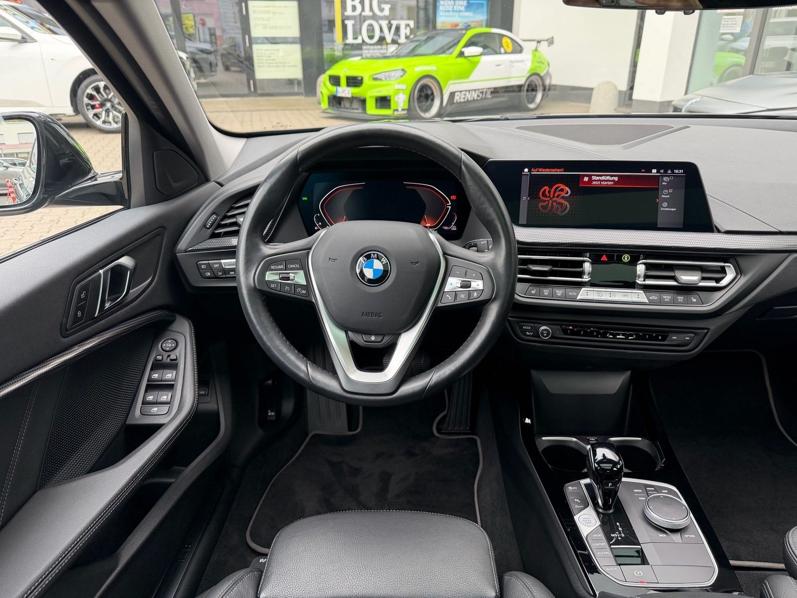 BMW 118 2023 г. Чёрный, пробег 57132 км