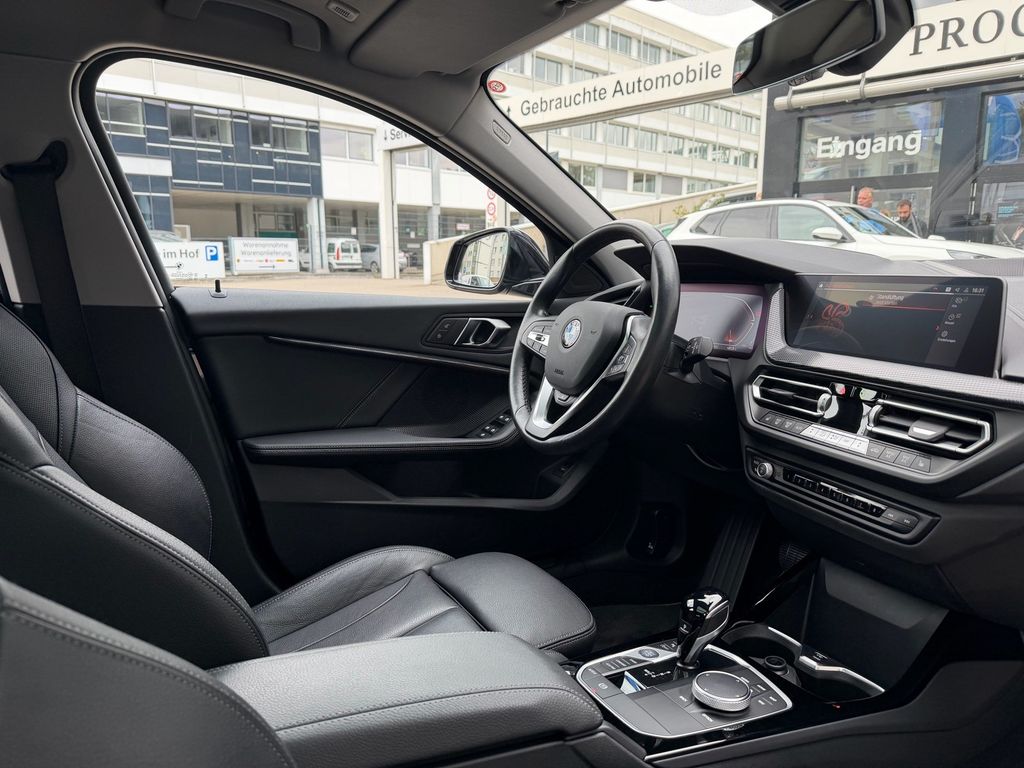 BMW 118 2023 г. Чёрный, пробег 57132 км