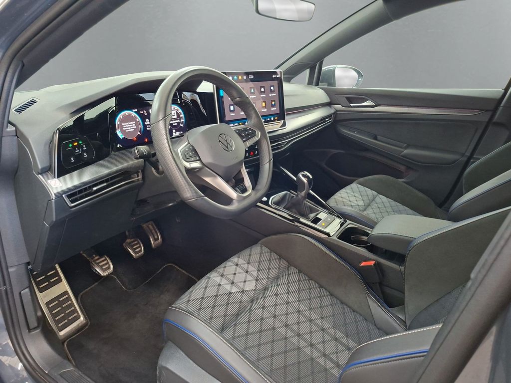 Volkswagen Golf 2025 г. Серый, пробег 34800 км
