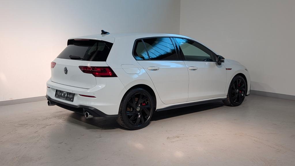 Volkswagen Golf 2022 г. Белый, пробег 46399 км