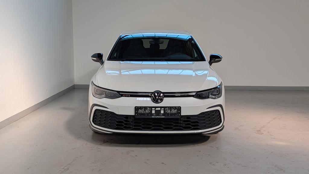 Volkswagen Golf 2022 г. Белый, пробег 46399 км