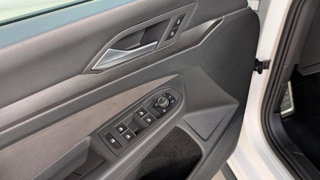 Volkswagen Golf 2022 г. Белый, пробег 46399 км