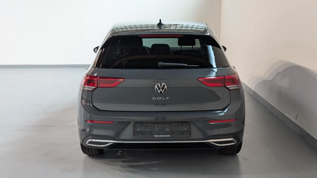 Volkswagen Golf 2023 г. Серый, пробег 50899 км