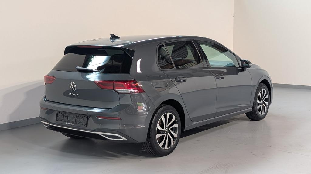 Volkswagen Golf 2023 г. Серый, пробег 50899 км