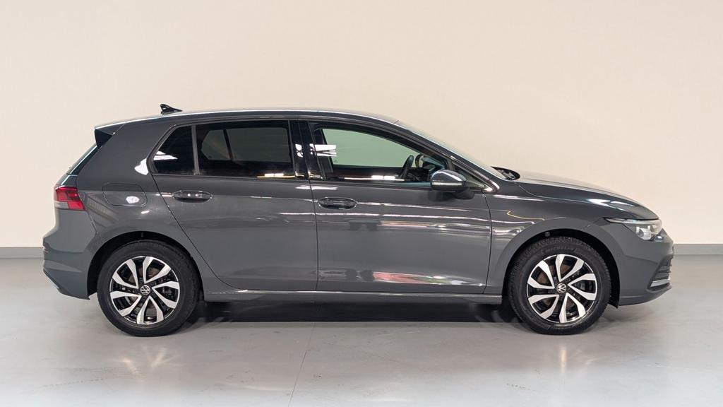 Volkswagen Golf 2023 г. Серый, пробег 50899 км