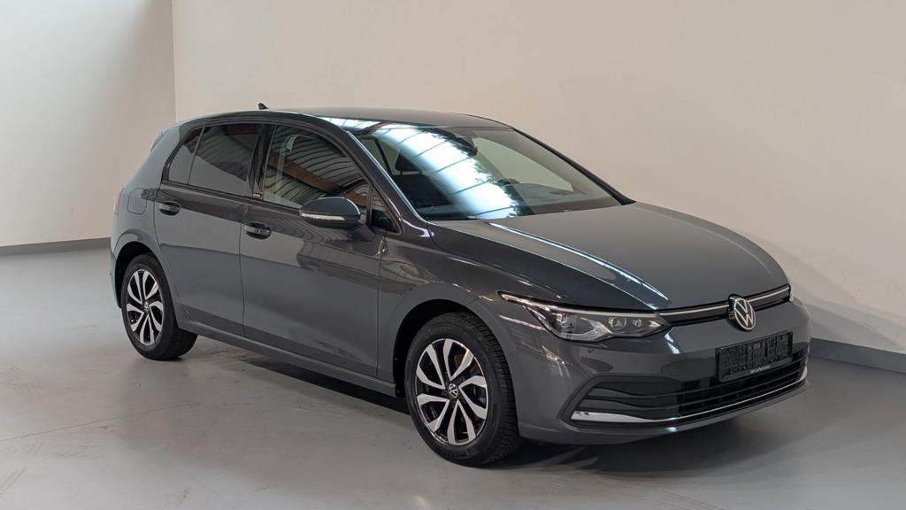 Volkswagen Golf 2023 г. Серый, пробег 50899 км