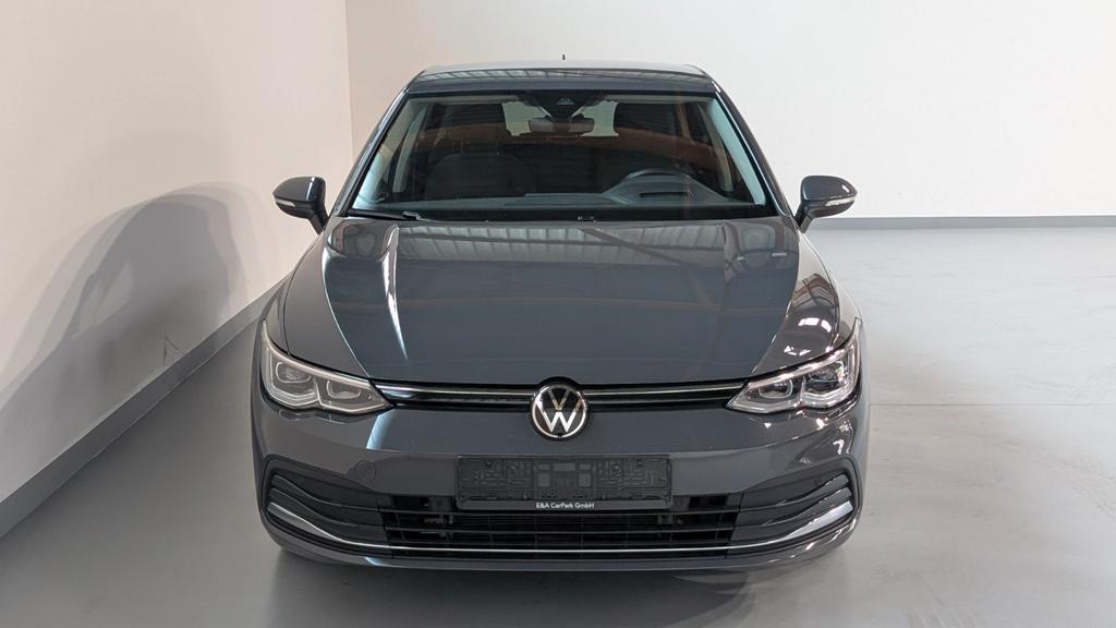 Volkswagen Golf 2023 г. Серый, пробег 50899 км