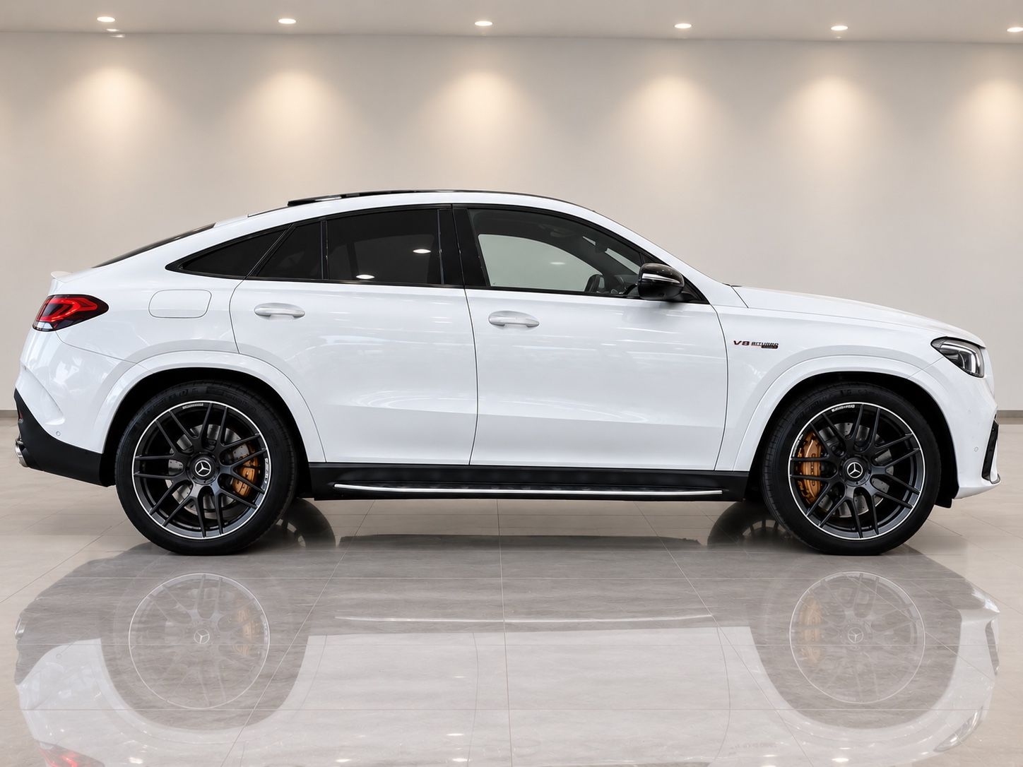 Mercedes-Benz GLE 63 AMG 2023 г. Белый, пробег 21950 км