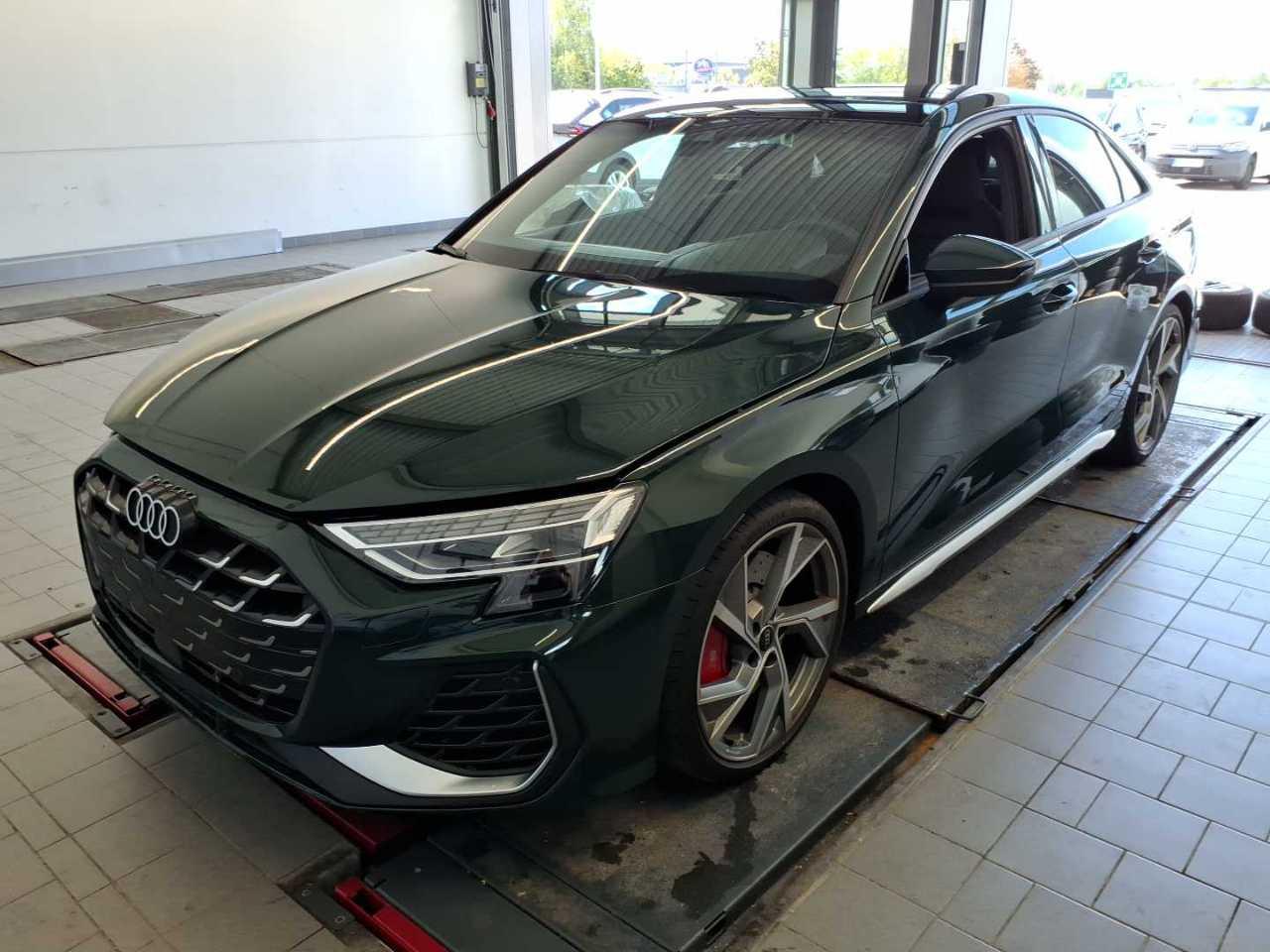 Audi S3 2024 г. Зелёный, пробег 29300 км