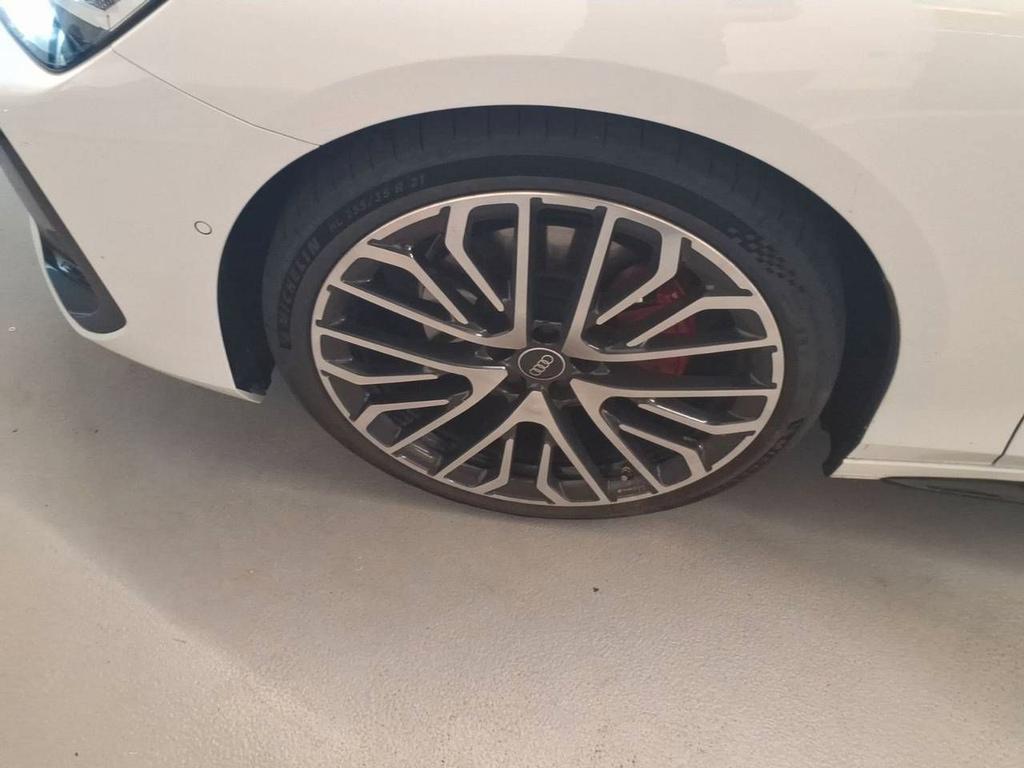 Audi A6 2026 г. Белый, пробег 4800 км