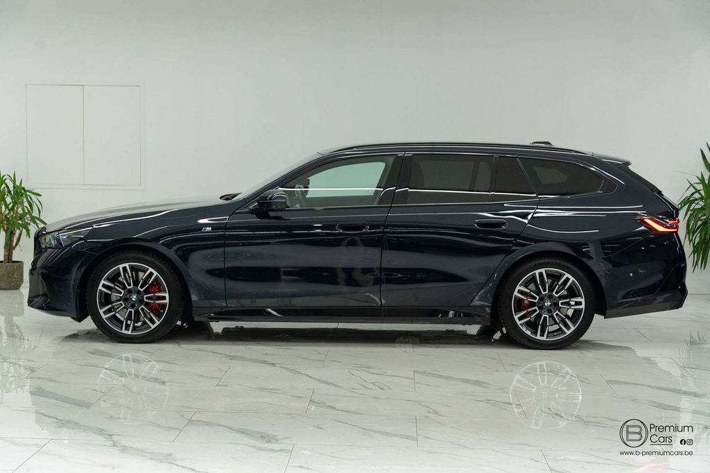 BMW 540 2025 г. Синий, пробег 40000 км
