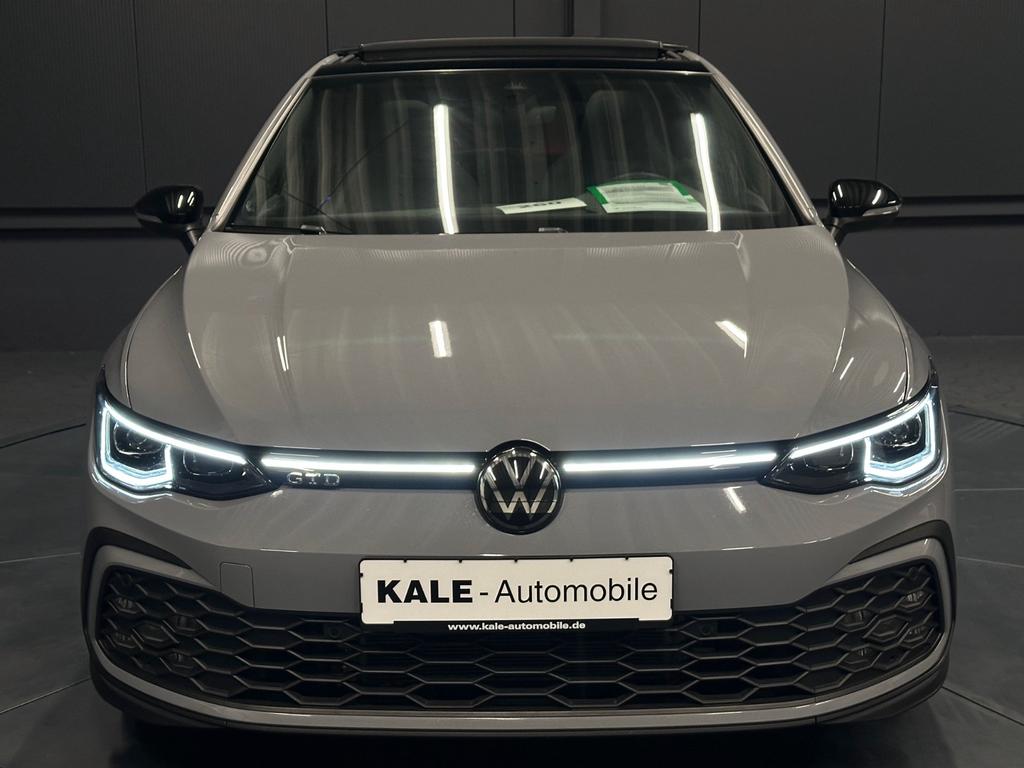 Volkswagen Golf 2023 г. Серый, пробег 21850 км