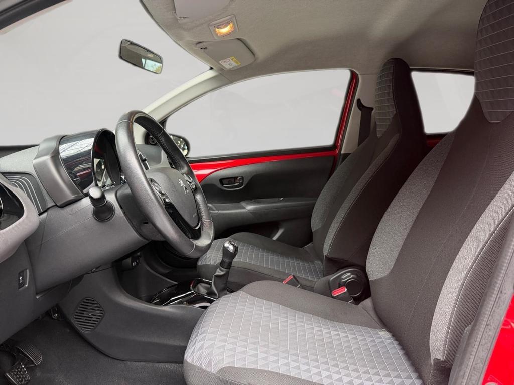 Peugeot 108 2021 г. Красный, пробег 54945 км