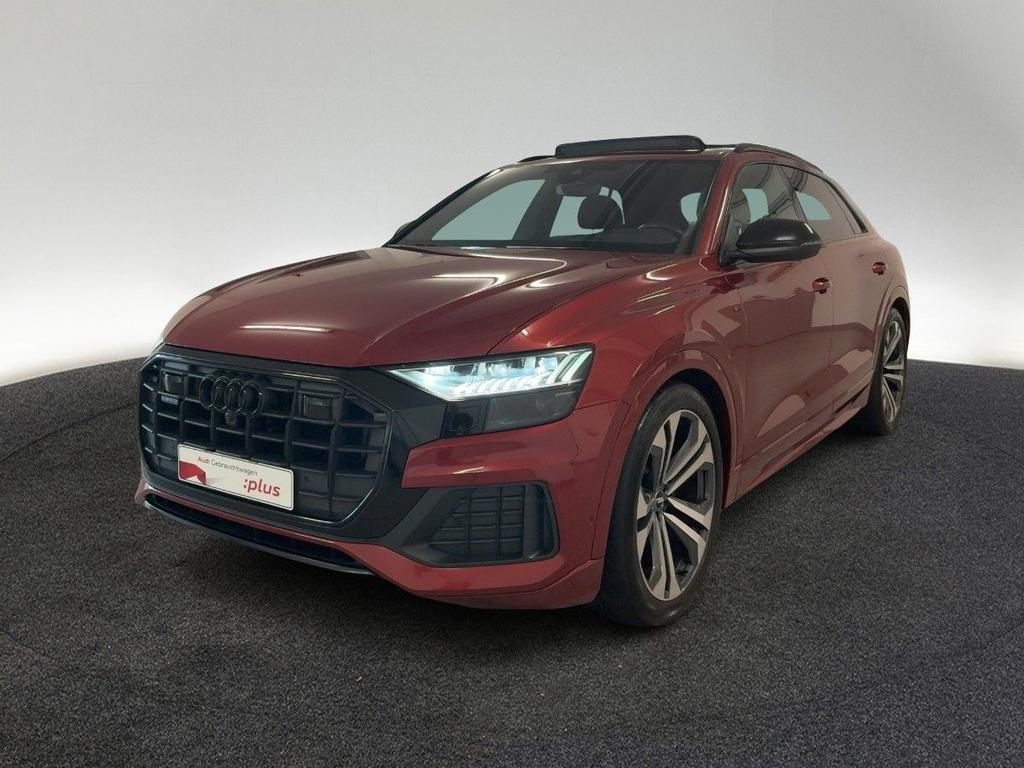 Audi Q8 2022 г. Красный, пробег 52400 км