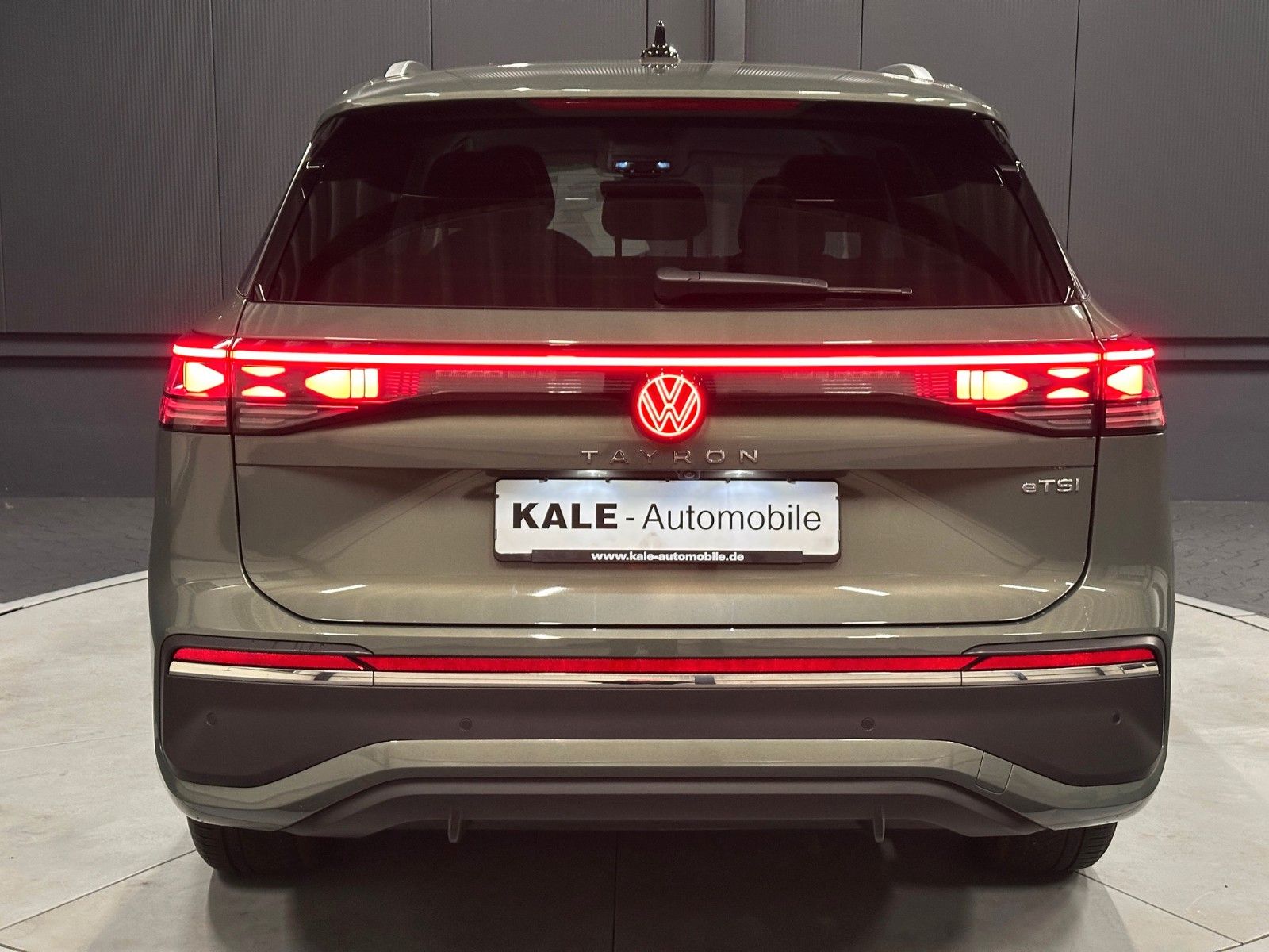 Volkswagen Tayron 2025 г. Зелёный, пробег 18000 км