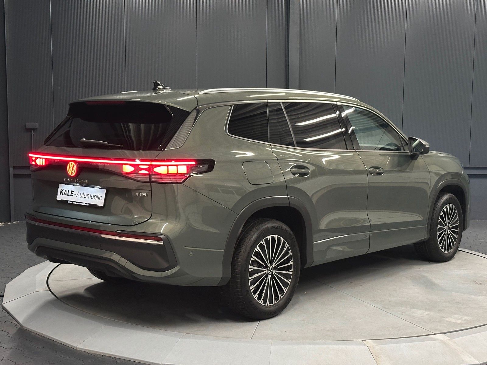 Volkswagen Tayron 2025 г. Зелёный, пробег 18000 км