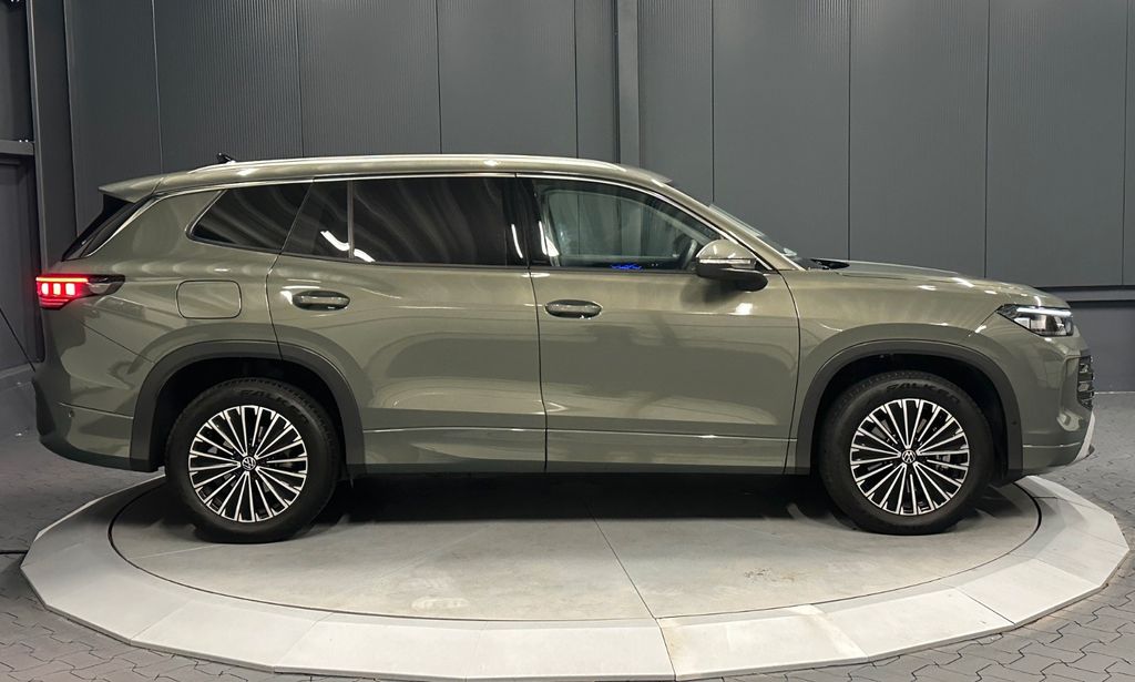 Volkswagen Tayron 2025 г. Зелёный, пробег 18000 км
