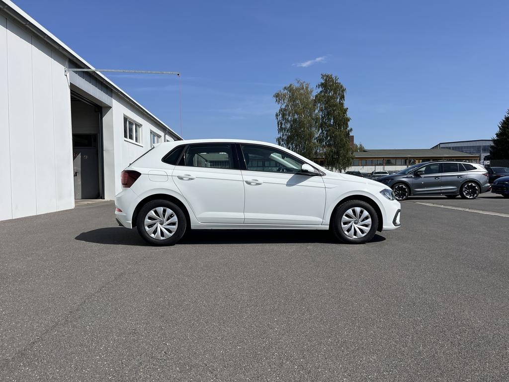 Volkswagen Polo 2023 г. Белый, пробег 18317 км