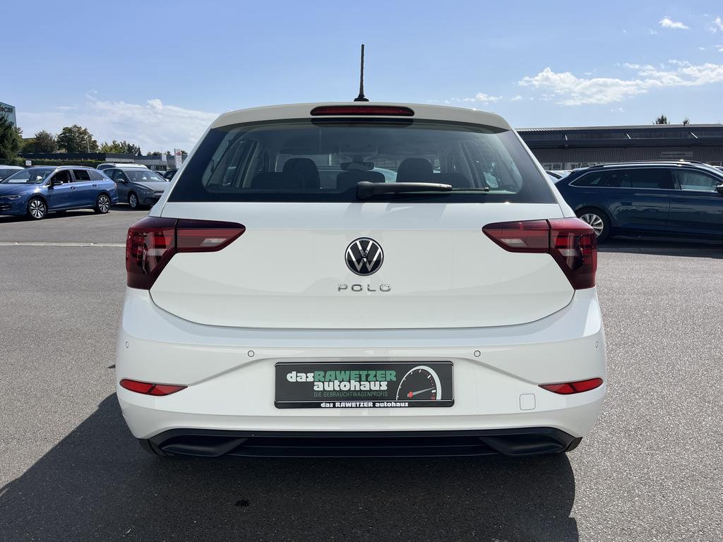 Volkswagen Polo 2023 г. Белый, пробег 18317 км