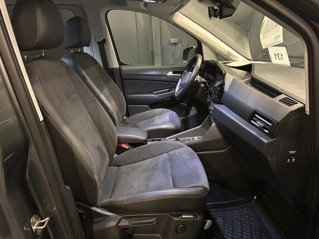 Volkswagen CADDY MAXI 2023 г. Серый, пробег 44000 км