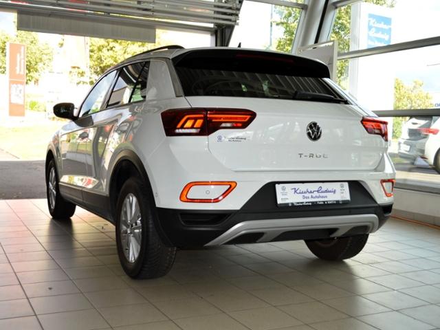 Volkswagen T-Roc 2023 г. Белый, пробег 28495 км