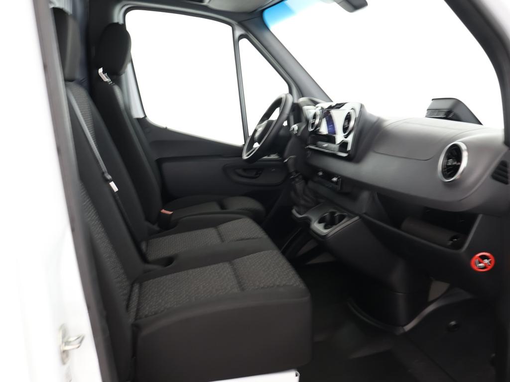 Mercedes-Benz SPRINTER 2025 г. Белый, пробег 37900 км