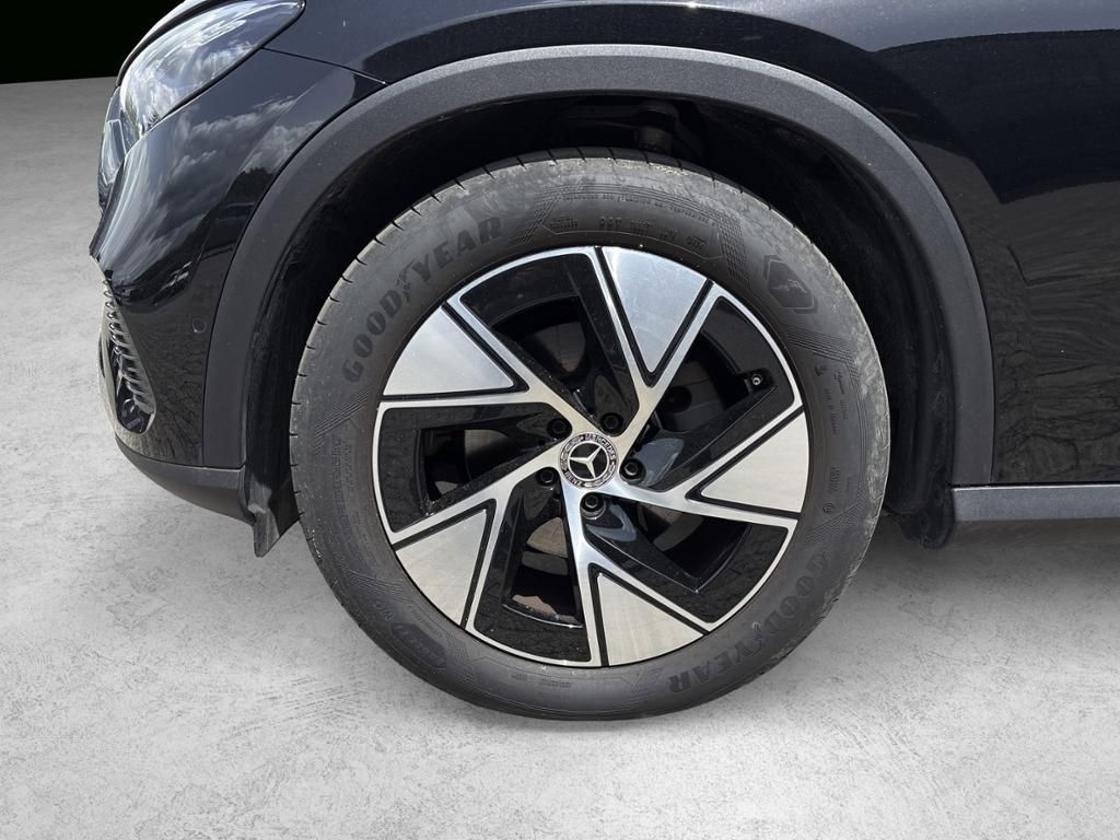 Mercedes-Benz GLC 200 2025 г. Чёрный, пробег 20442 км