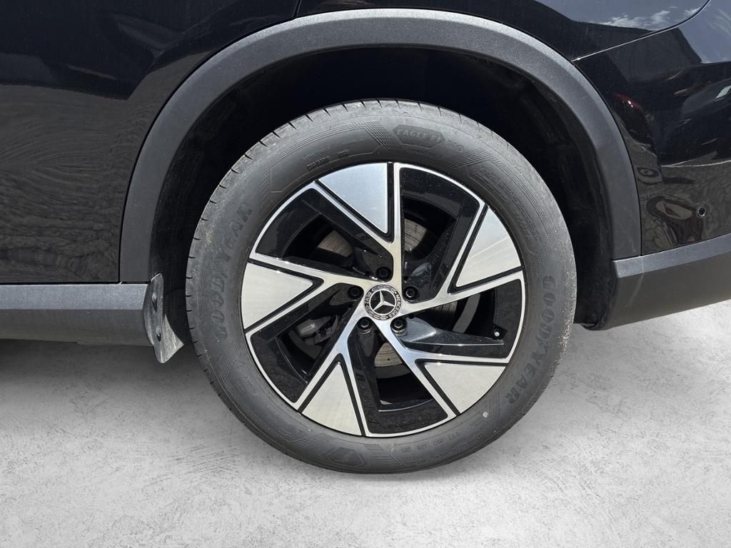 Mercedes-Benz GLC 200 2025 г. Чёрный, пробег 20442 км
