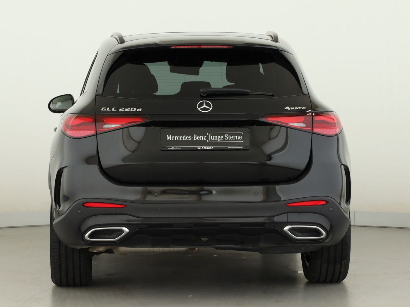 Mercedes-Benz GLC 220 2026 г. Чёрный, пробег 23167 км