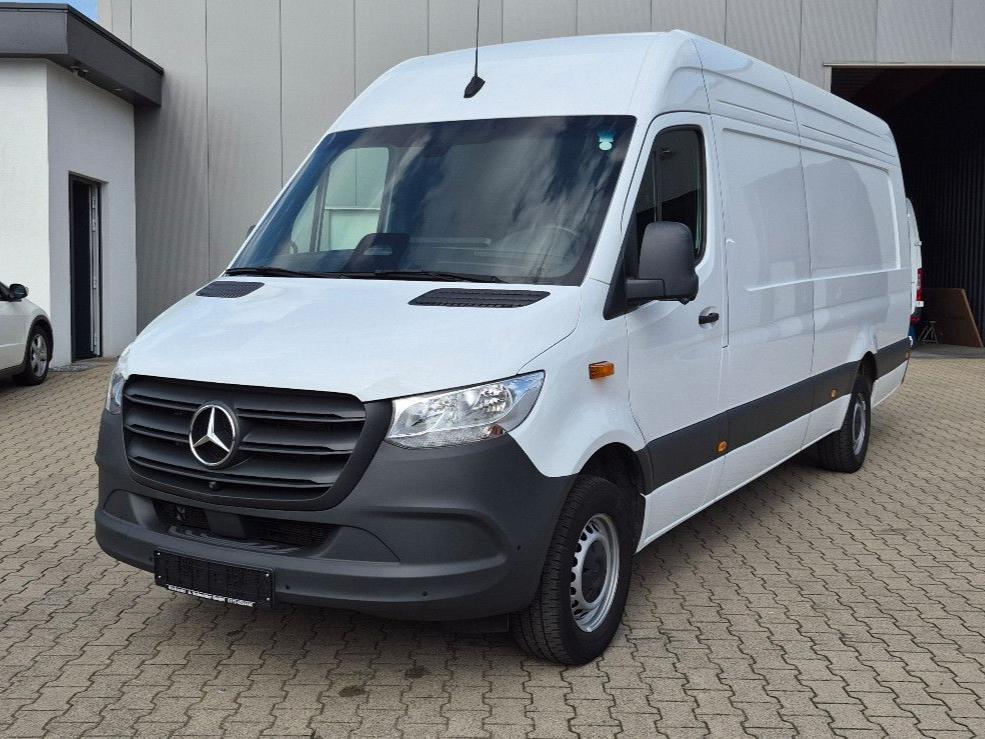 Mercedes-Benz SPRINTER 2024 г. Белый, пробег 43179 км