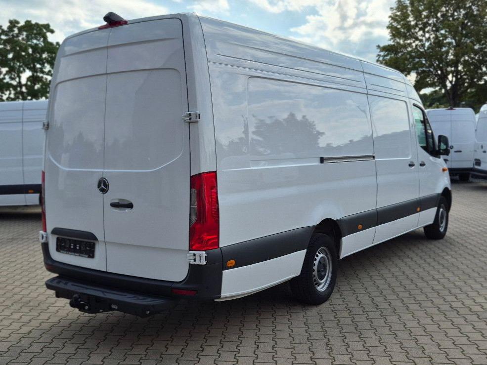 Mercedes-Benz SPRINTER 2024 г. Белый, пробег 43179 км