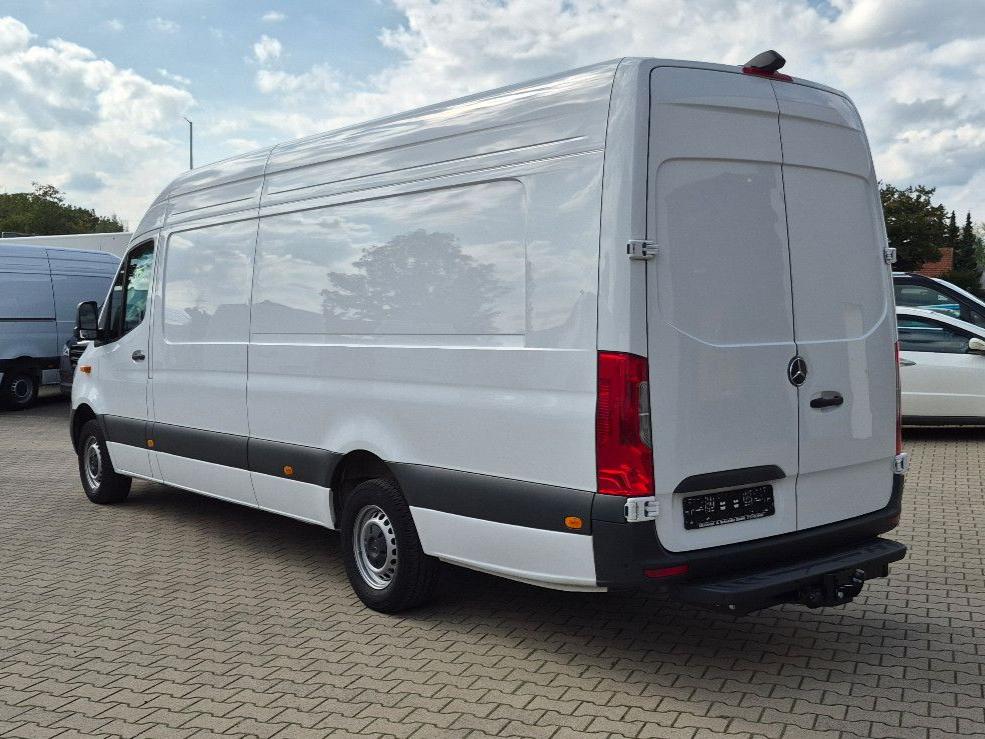 Mercedes-Benz SPRINTER 2024 г. Белый, пробег 43179 км