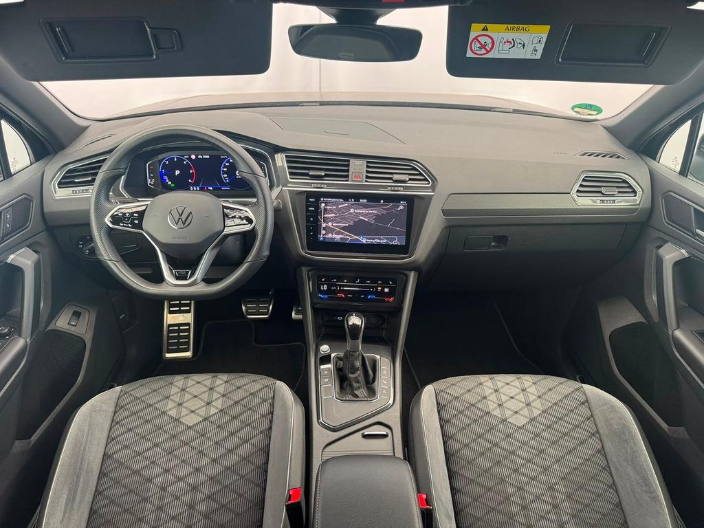 Volkswagen Tiguan 2023 г. Чёрный, пробег 52279 км