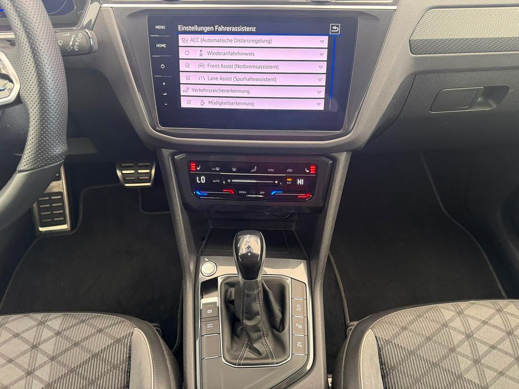 Volkswagen Tiguan 2023 г. Чёрный, пробег 52279 км
