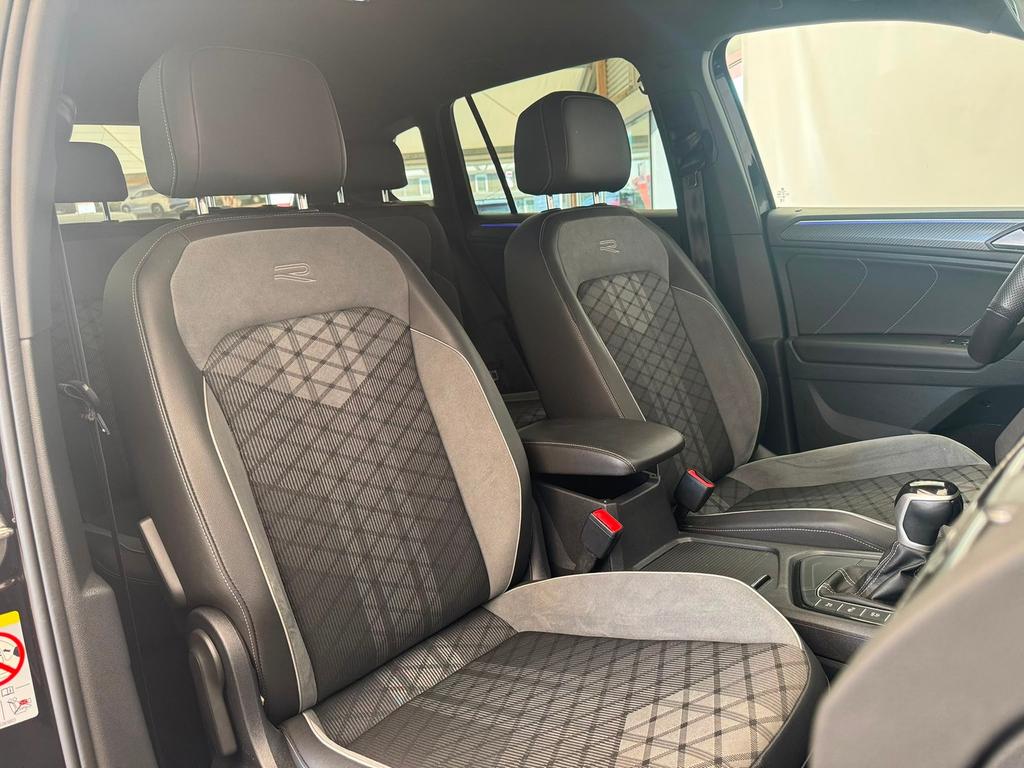 Volkswagen Tiguan 2023 г. Чёрный, пробег 52279 км