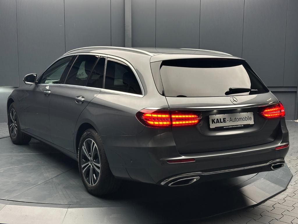 Mercedes-Benz E 220 2023 г. Серый, пробег 50000 км