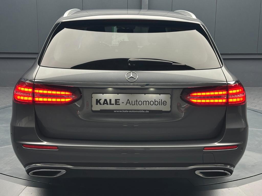 Mercedes-Benz E 220 2023 г. Серый, пробег 50000 км