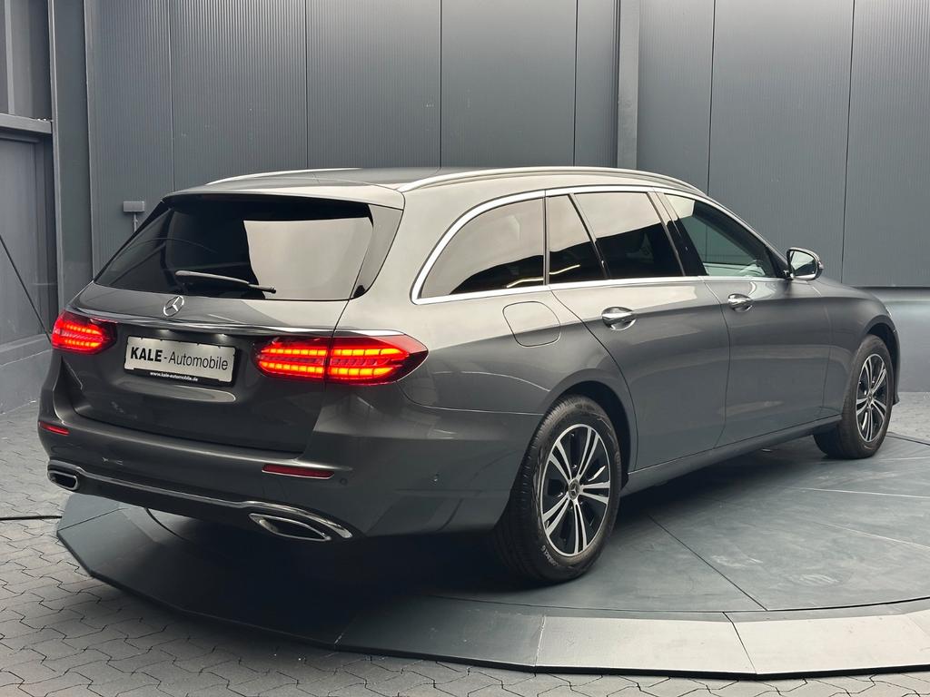 Mercedes-Benz E 220 2023 г. Серый, пробег 50000 км
