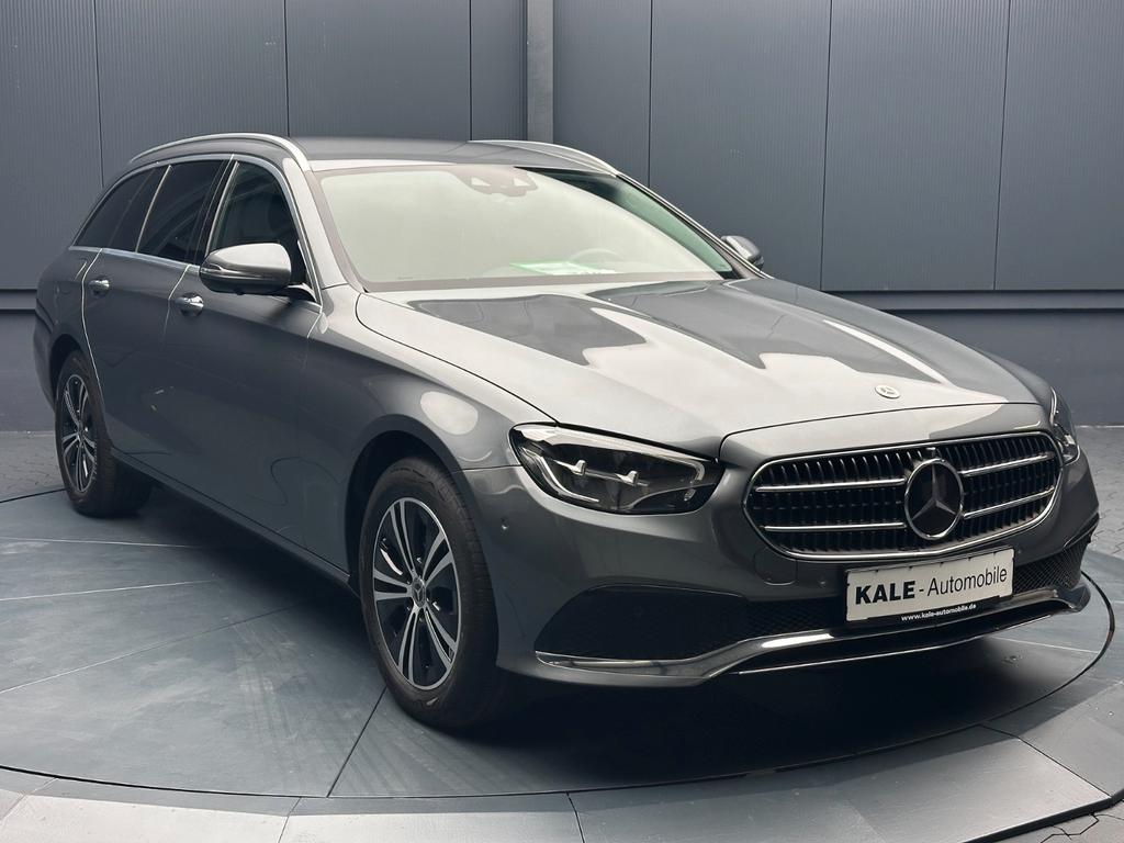 Mercedes-Benz E 220 2023 г. Серый, пробег 50000 км