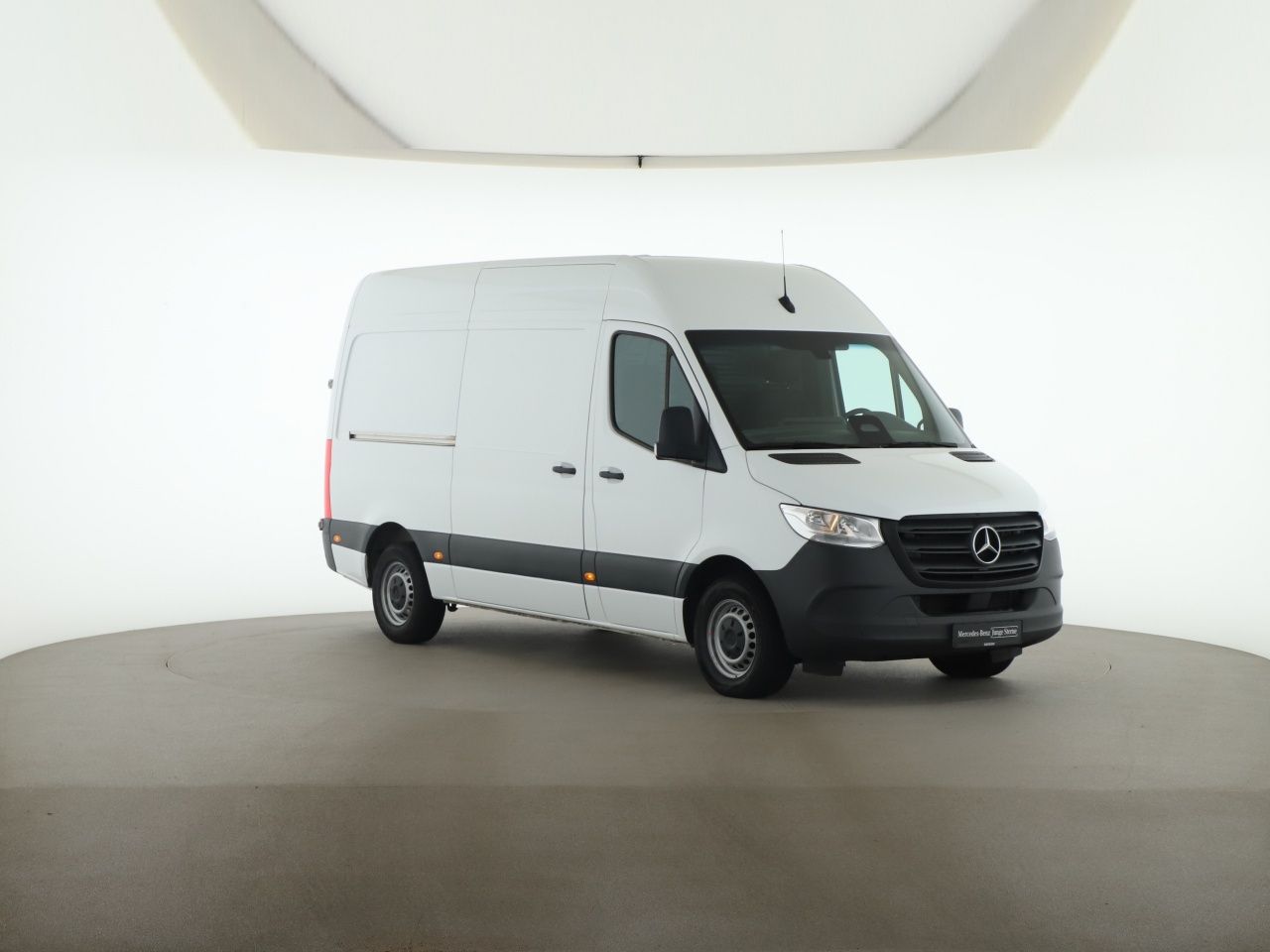 Mercedes-Benz SPRINTER 2025 г. Белый, пробег 34900 км