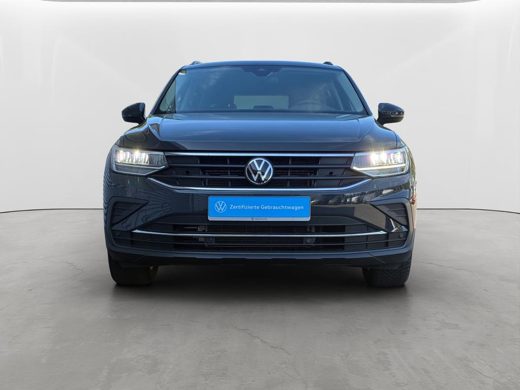Volkswagen Tiguan 2023 г. Серый, пробег 37205 км
