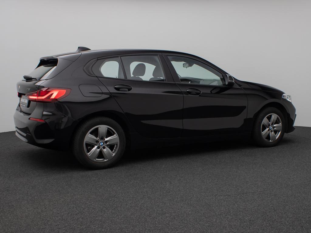 BMW 118 2024 г. Чёрный, пробег 42480 км